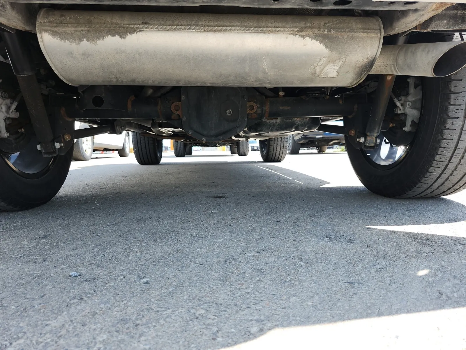 Undercarriage - Rear Photo