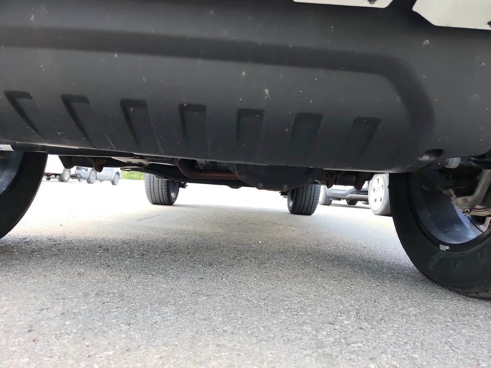 Undercarriage - Front Photo