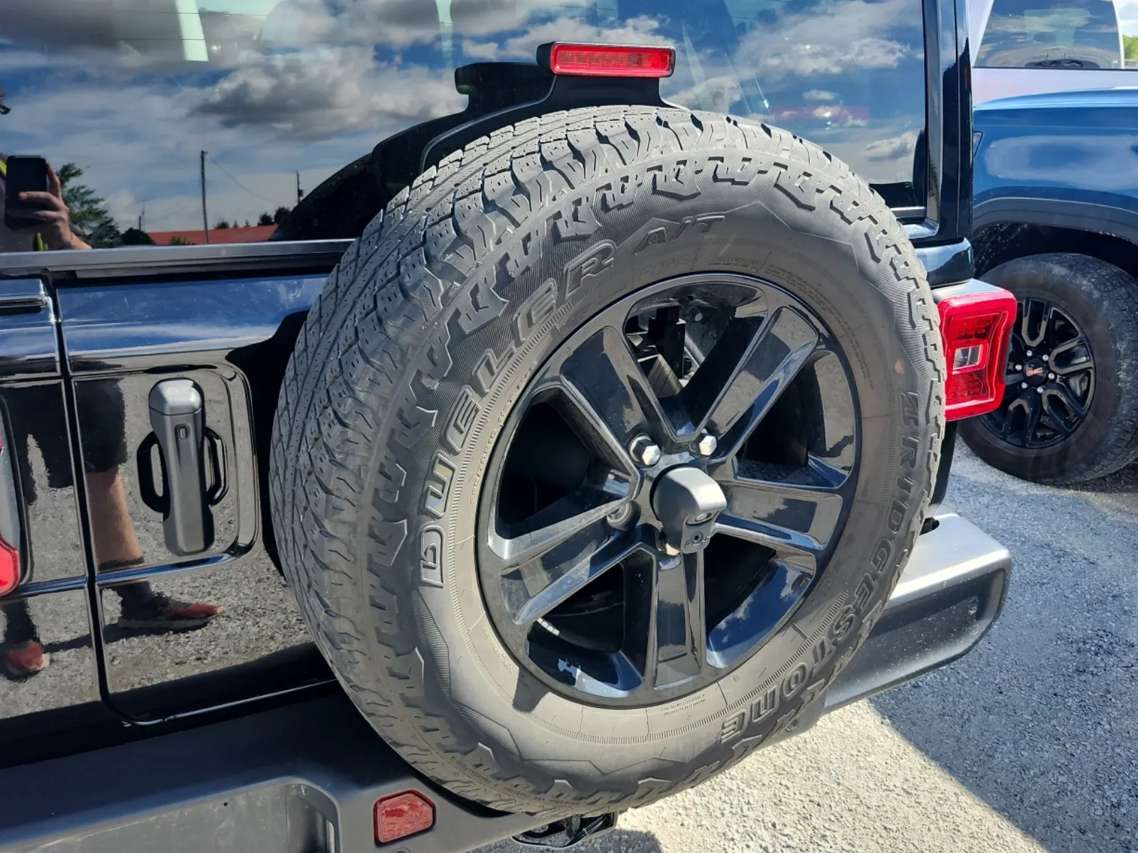 Spare Tire & Wheel Photo