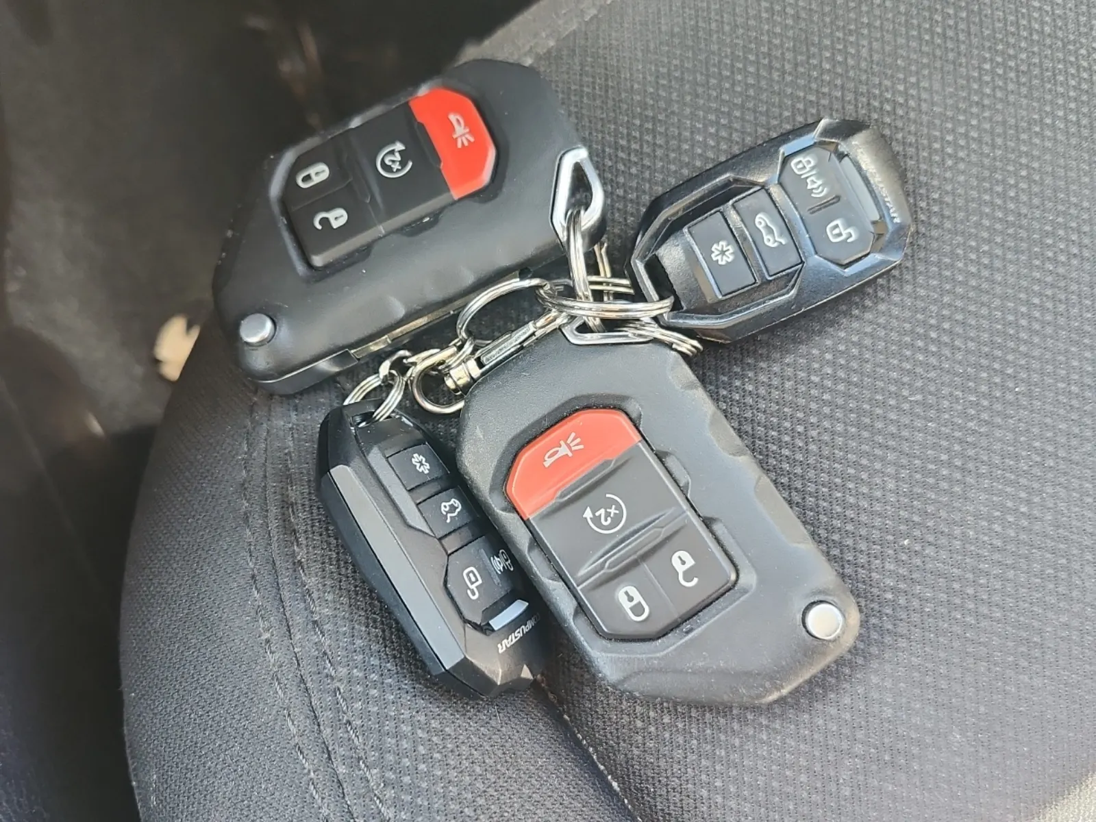 Keys/Fobs/Manual Photo