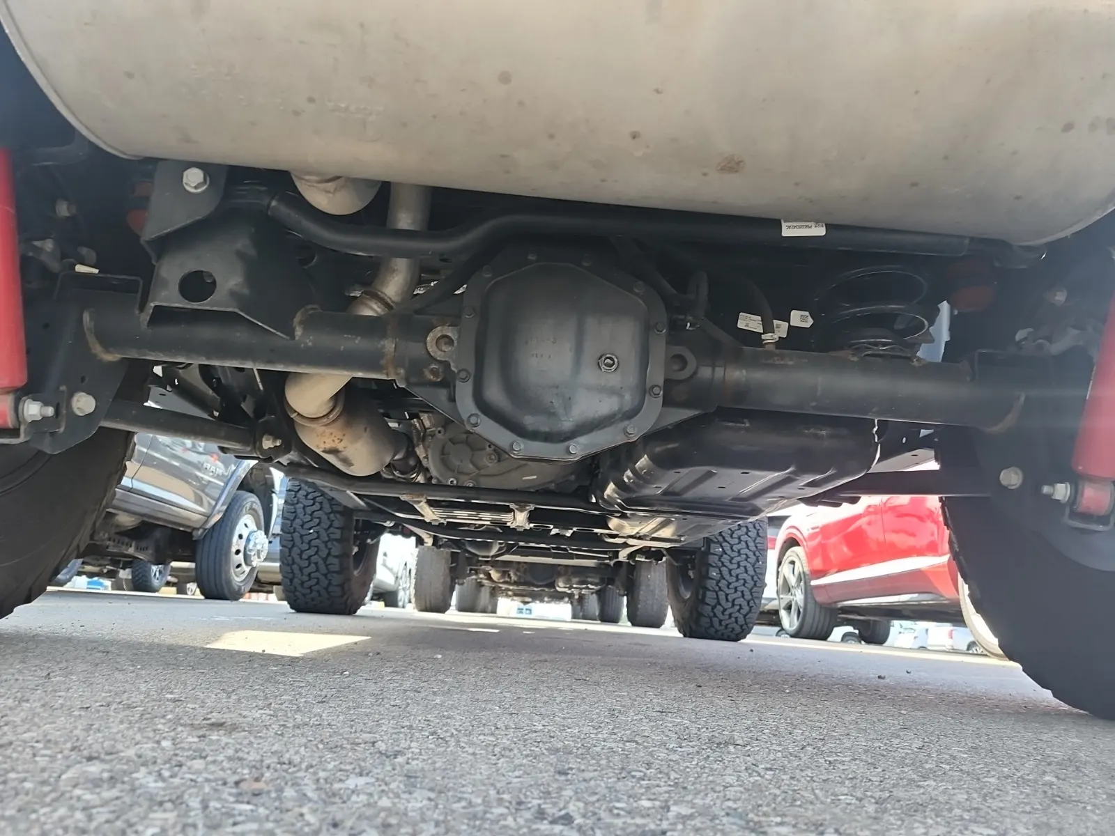 Undercarriage - Rear Photo