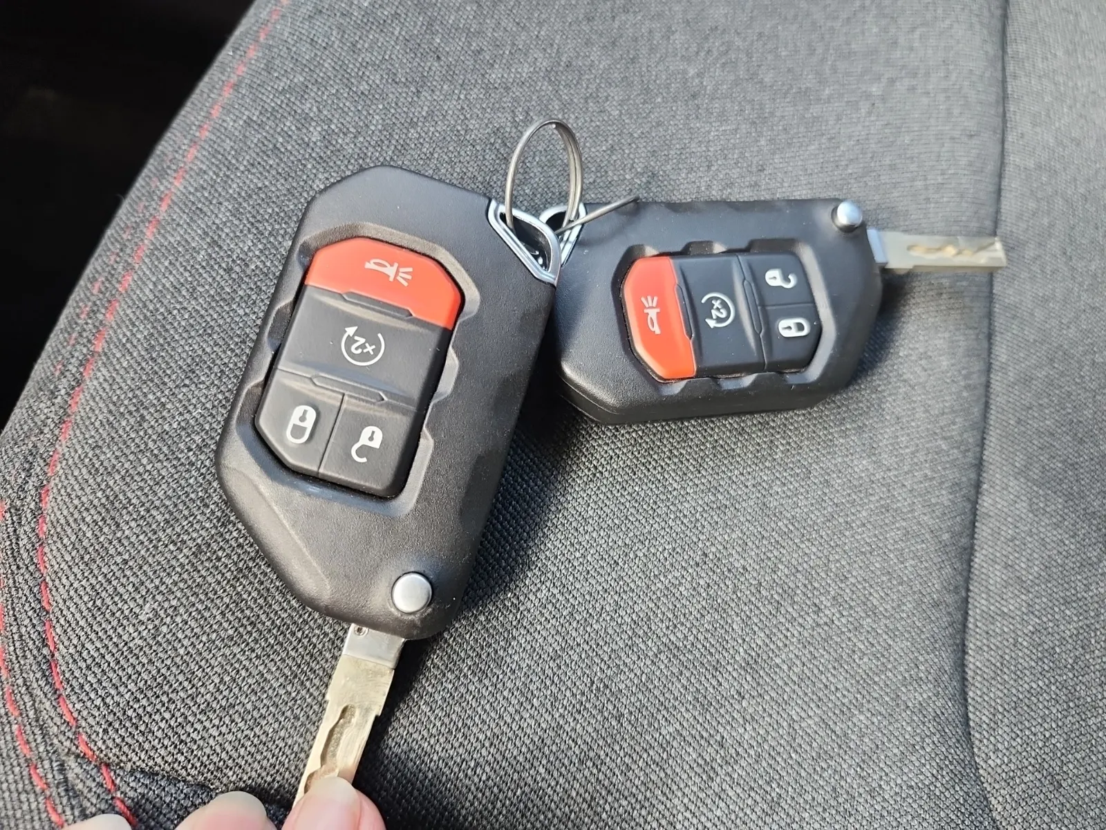 Keys/Fobs/Manual Photo