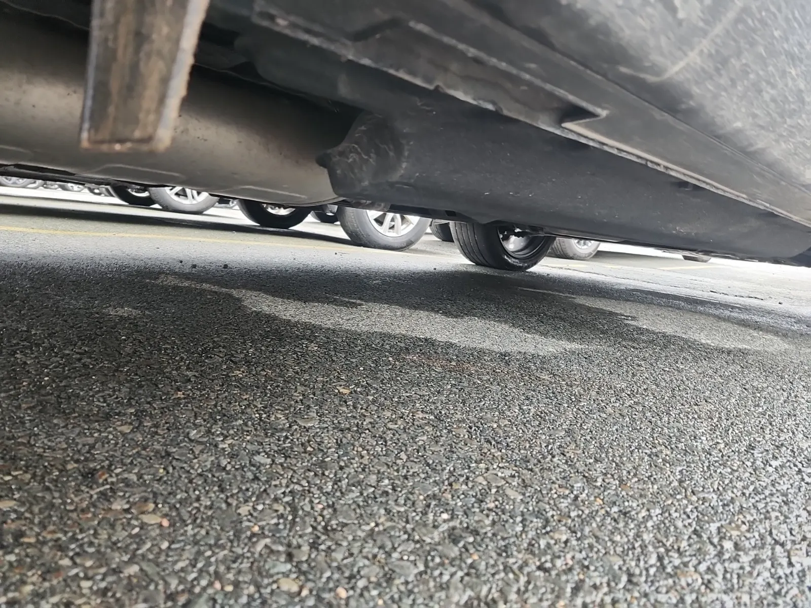 Undercarriage - Passenger Photo