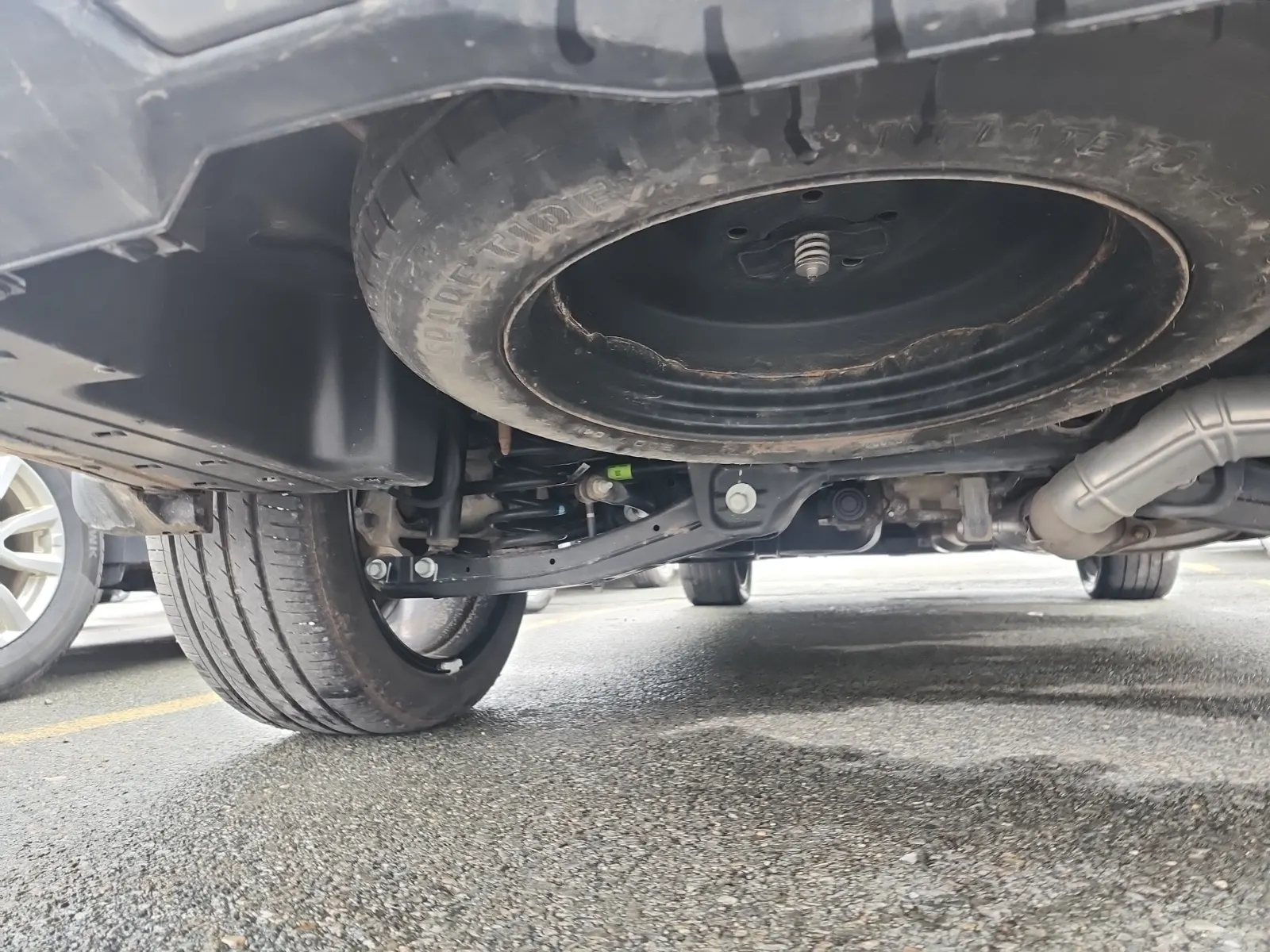 Spare Tire & Wheel Photo