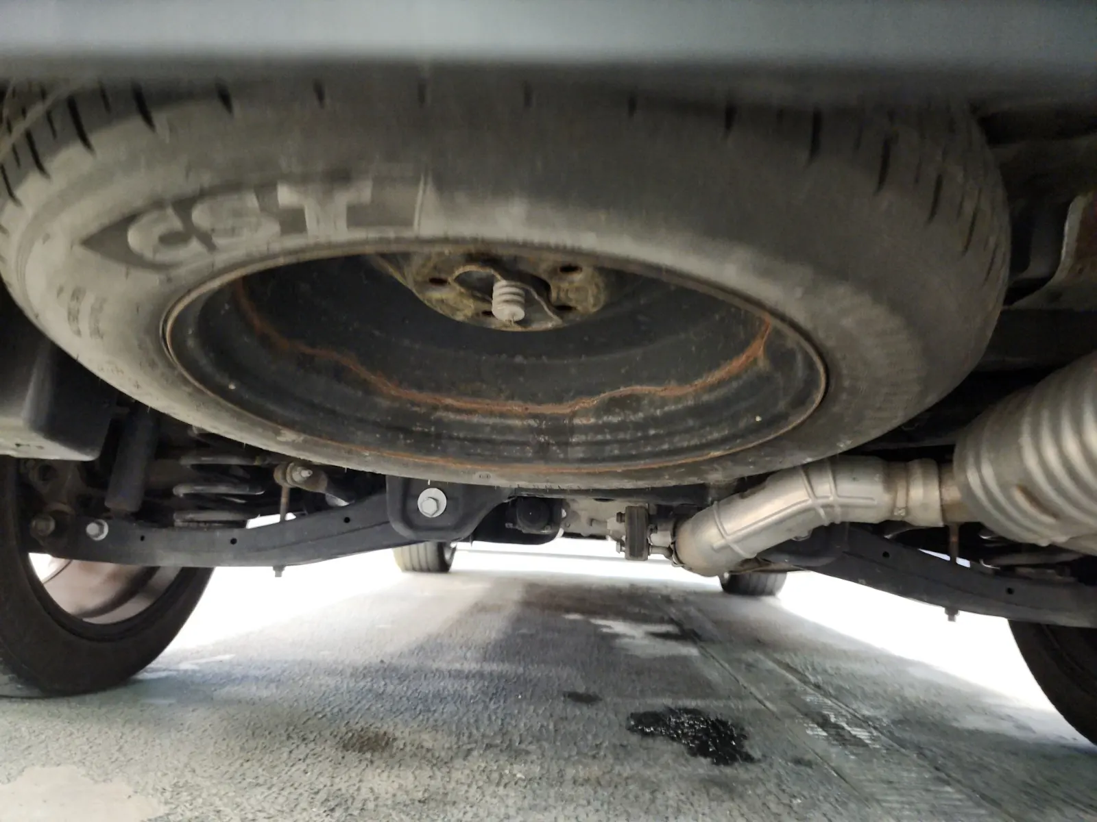 Spare Tire & Wheel Photo