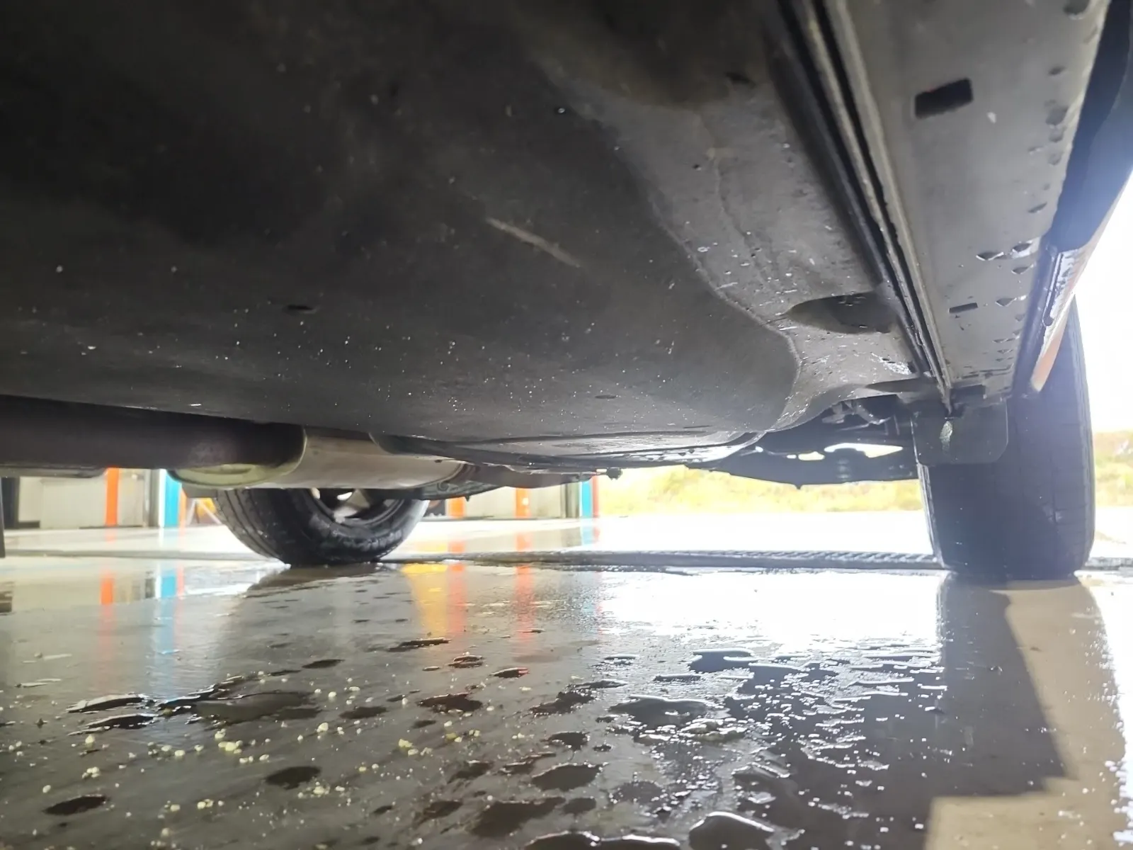 Undercarriage - Driver Photo