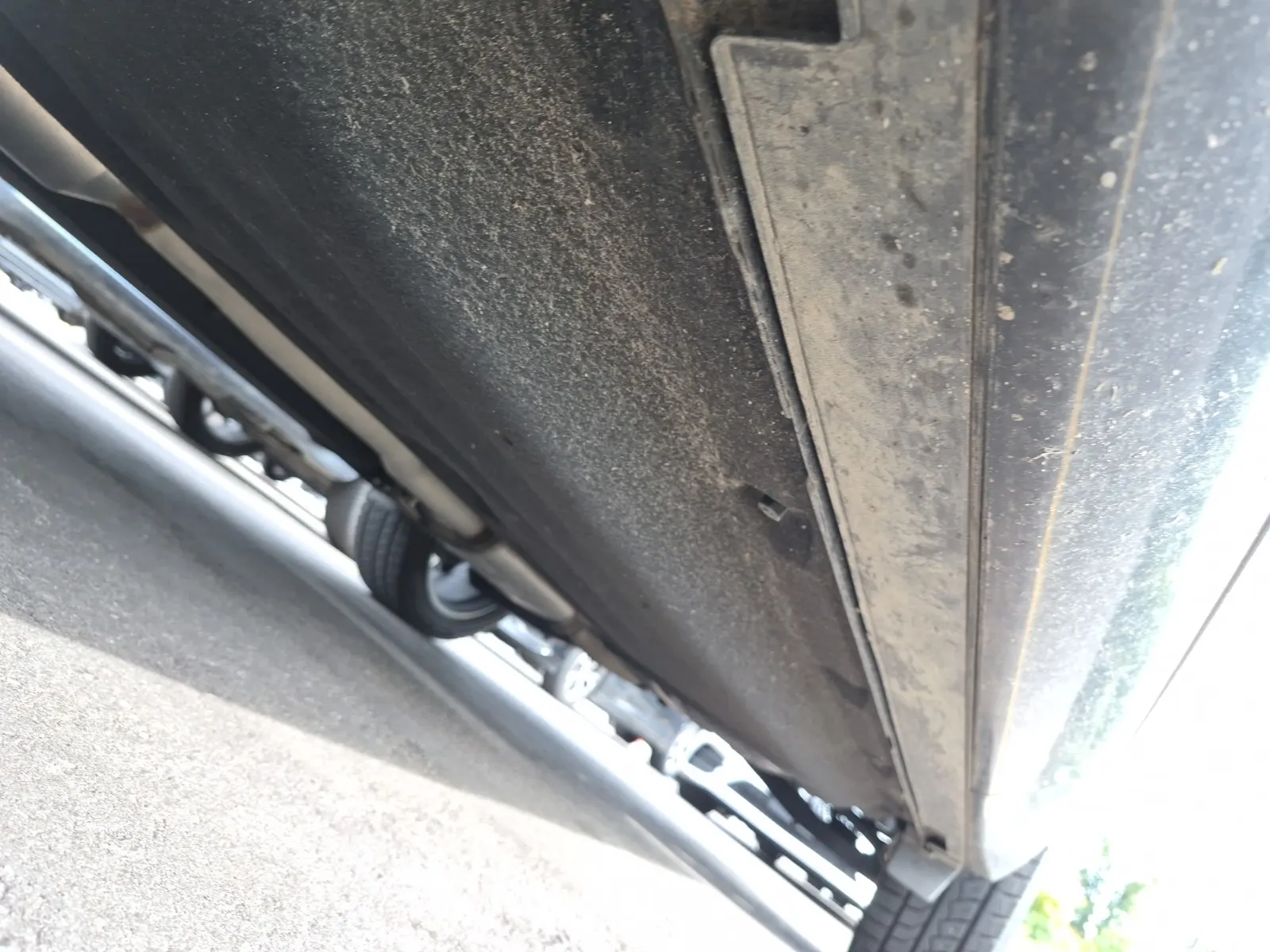 Undercarriage - Driver Photo