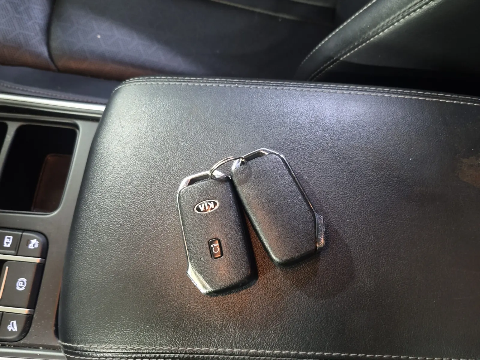 Keys/Fobs/Manual Photo