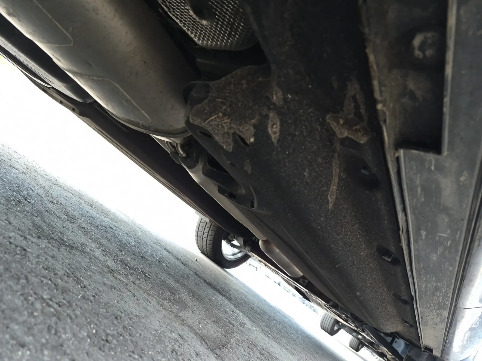 Undercarriage - Passenger Photo