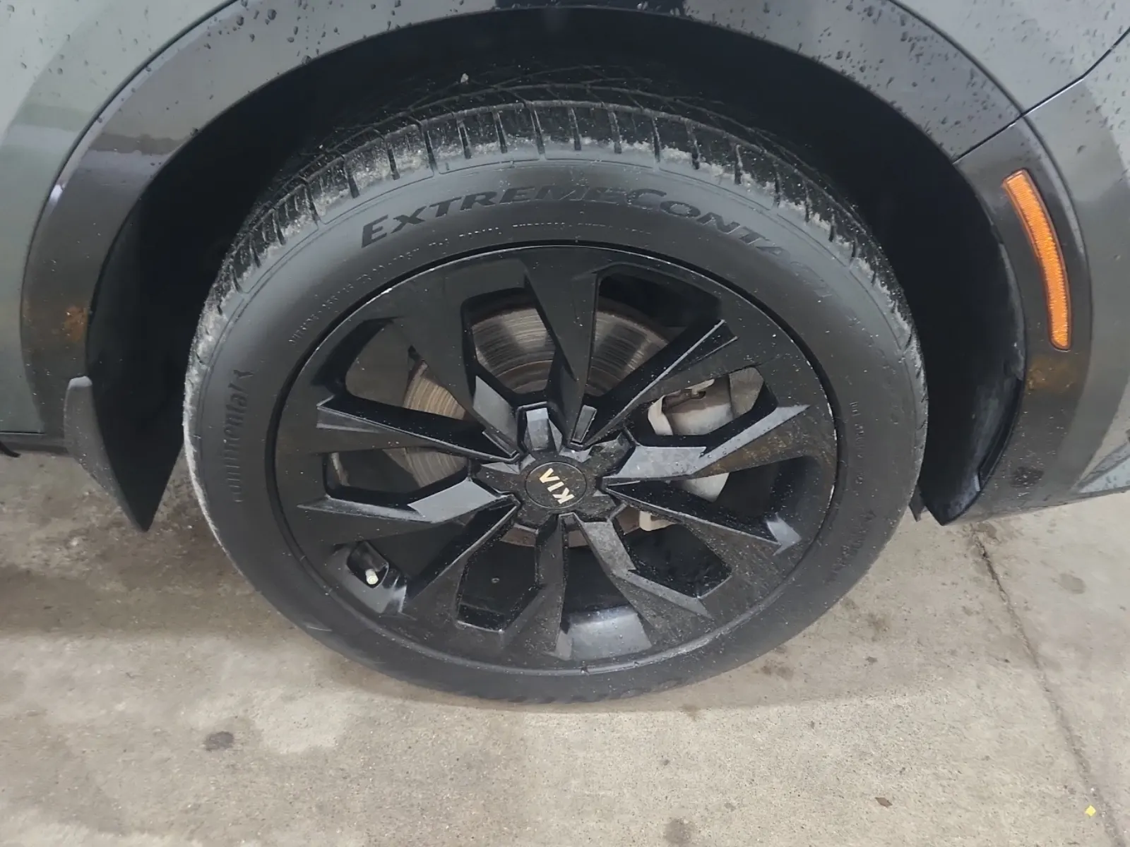 Right Front Wheel/Tire Photo