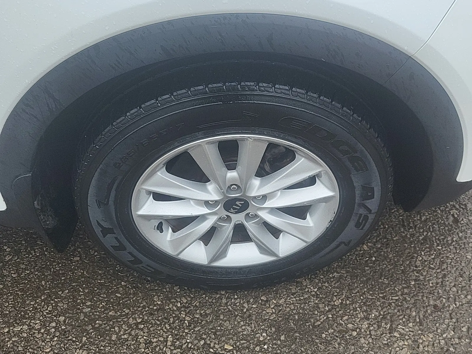 Right Front Wheel/Tire Photo