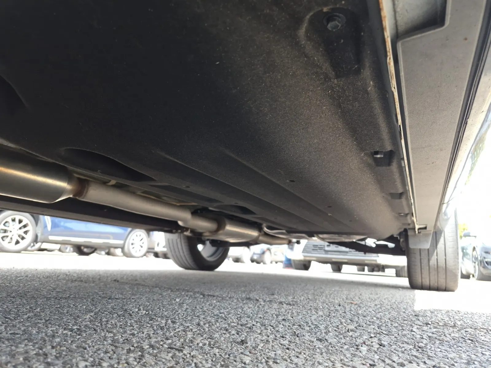 Undercarriage - Driver Photo