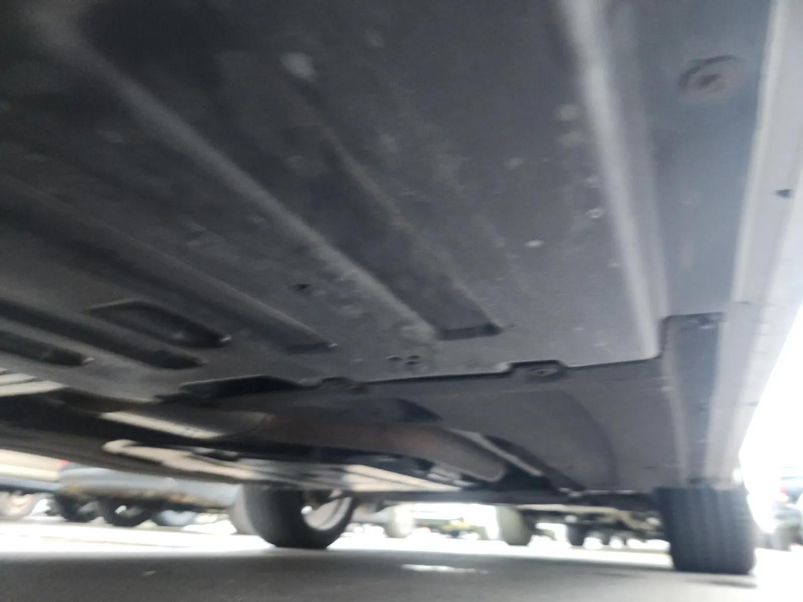 Undercarriage - Passenger Photo