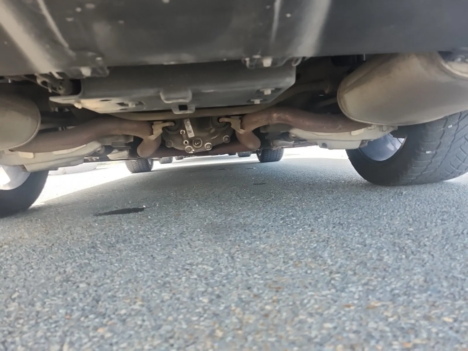 Undercarriage - Rear Photo