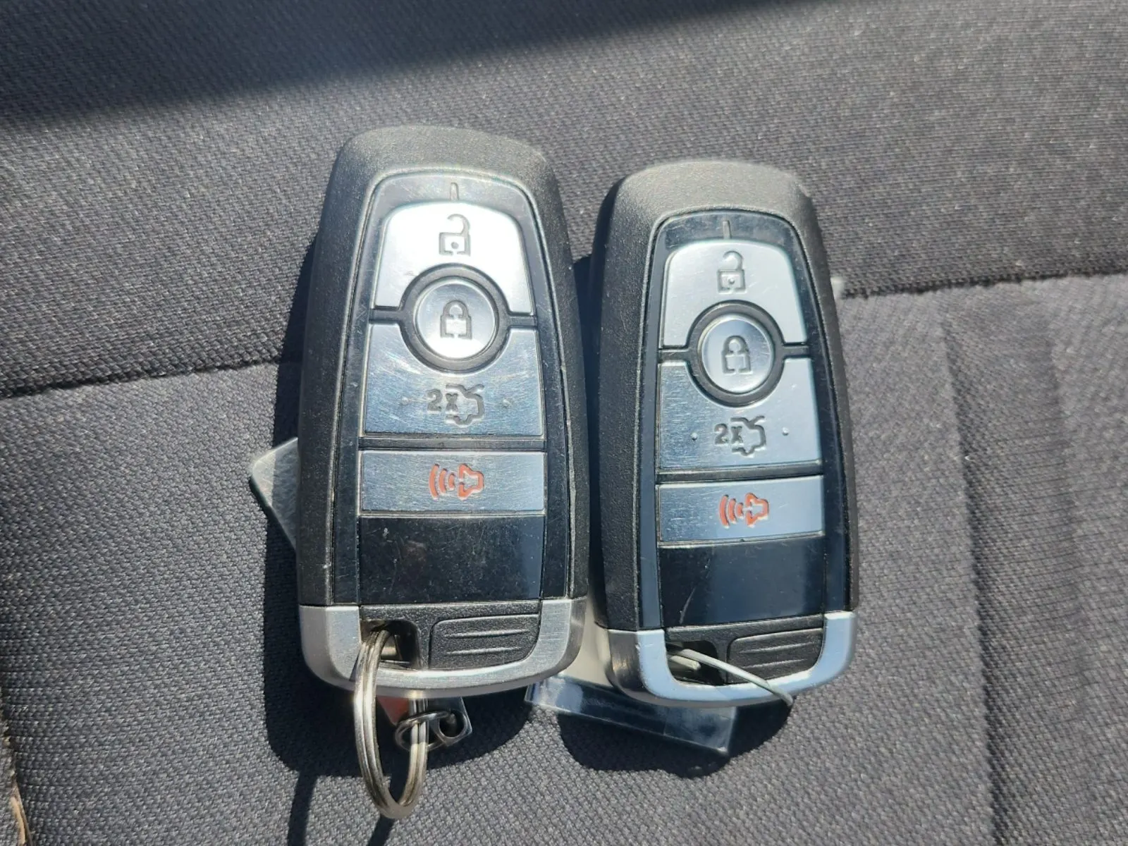 Keys/Fobs/Manual Photo