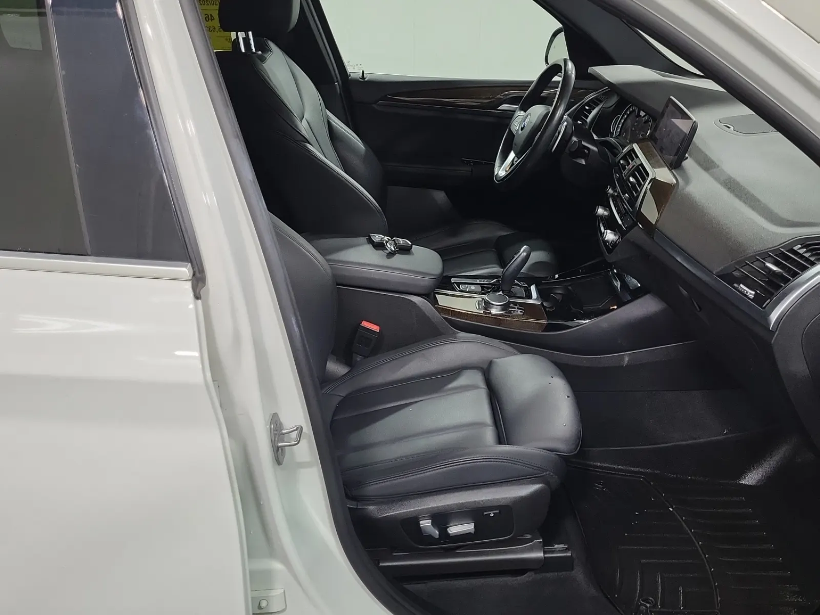 Right Side Interior Photo