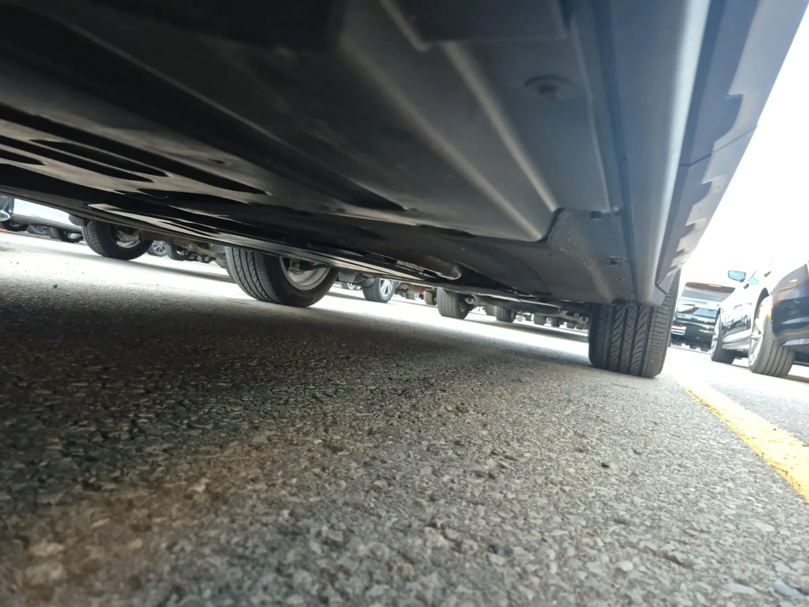 Undercarriage - Passenger Photo