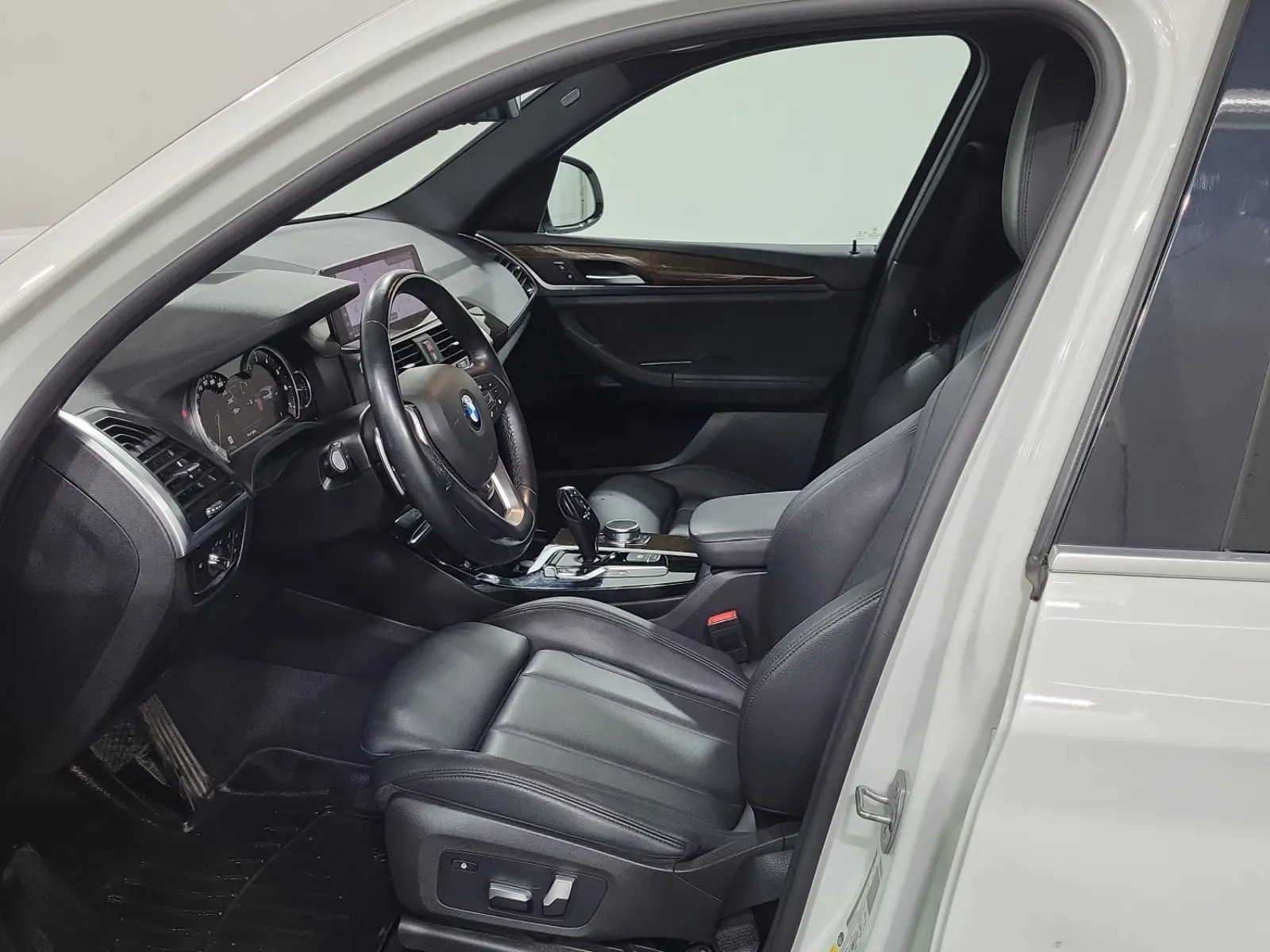 Front Interior Photo
