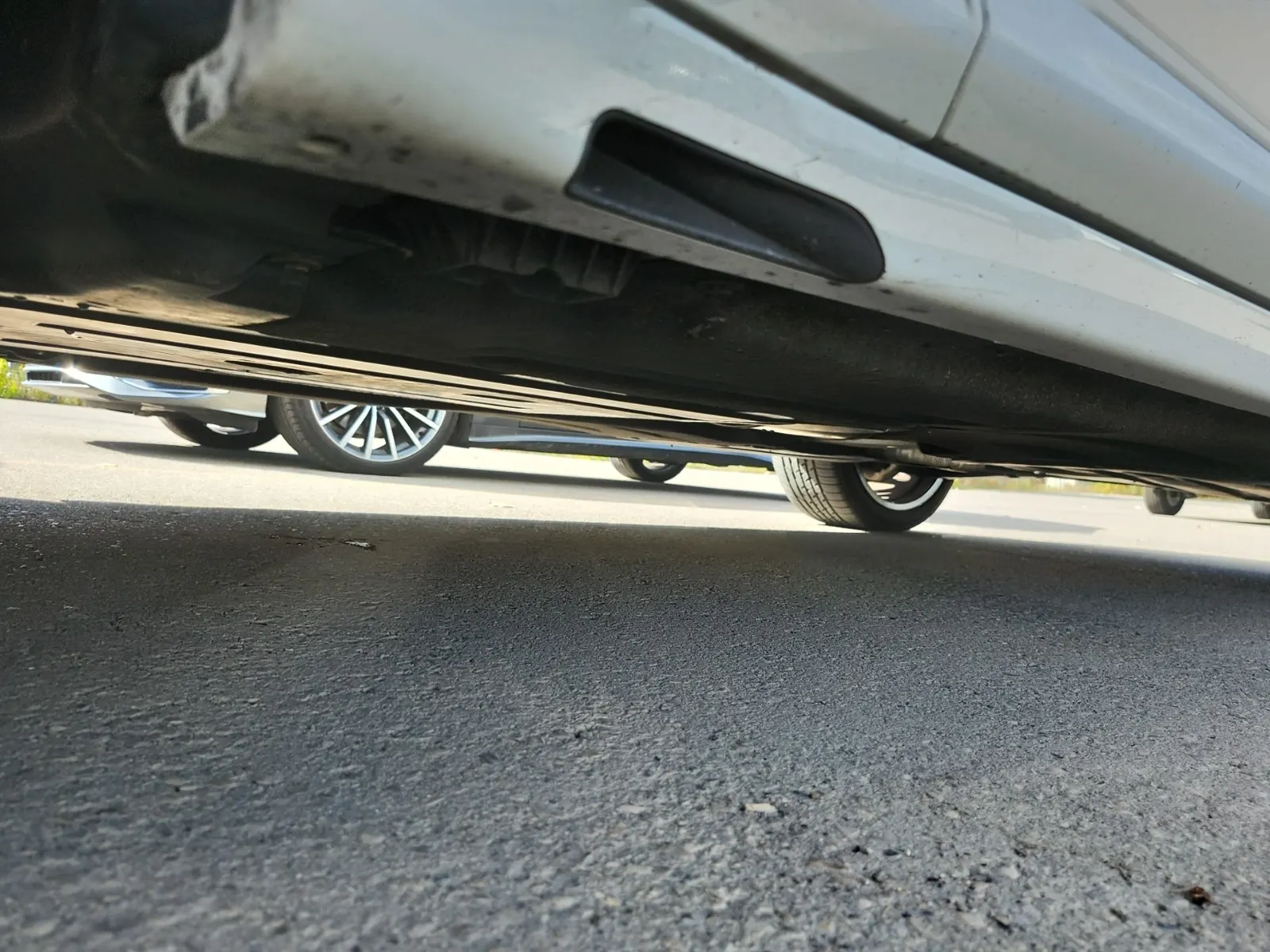 Undercarriage - Driver Photo