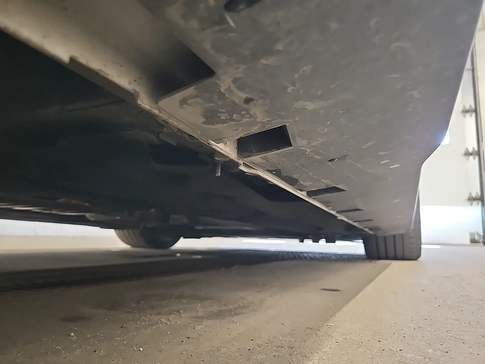Undercarriage - Passenger Photo