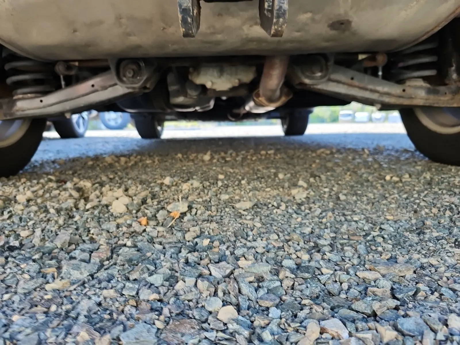Undercarriage - Rear Photo