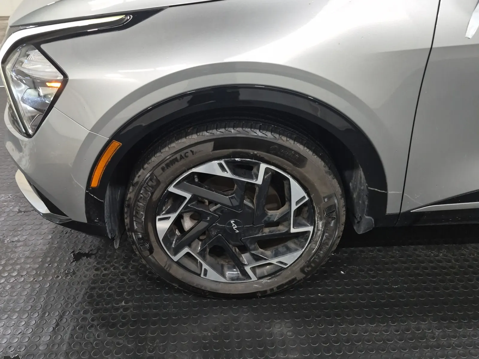 Front driver wheel/tire photo