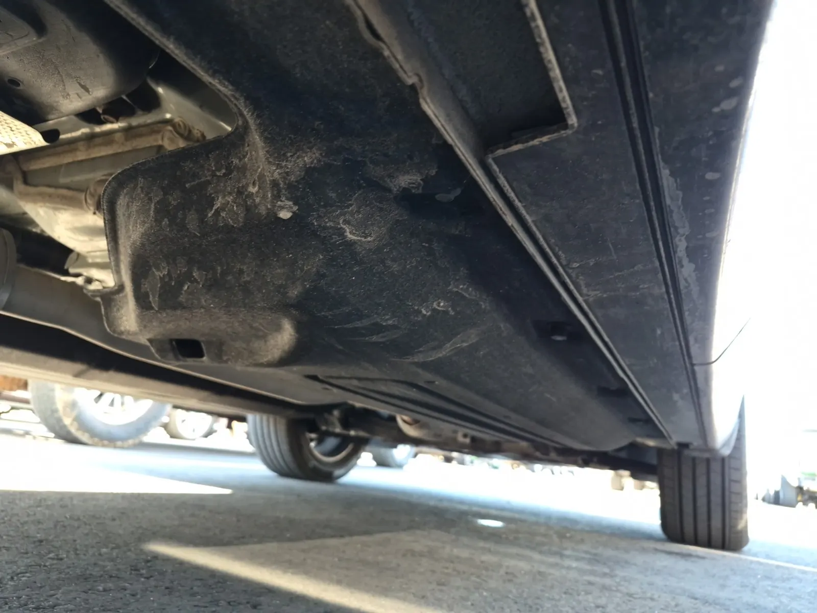 Undercarriage - Passenger Photo