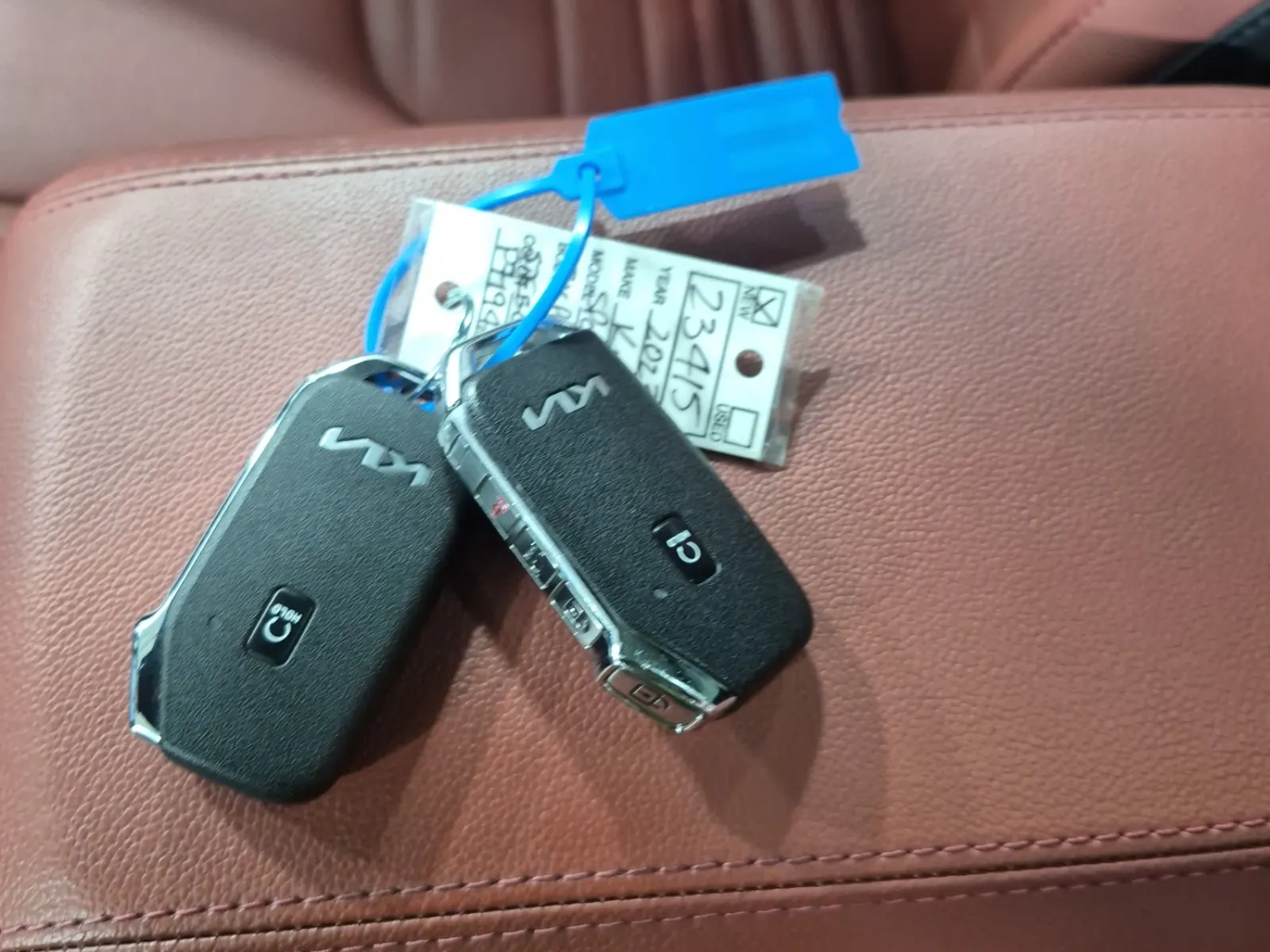 Keys/Fobs/Manual Photo