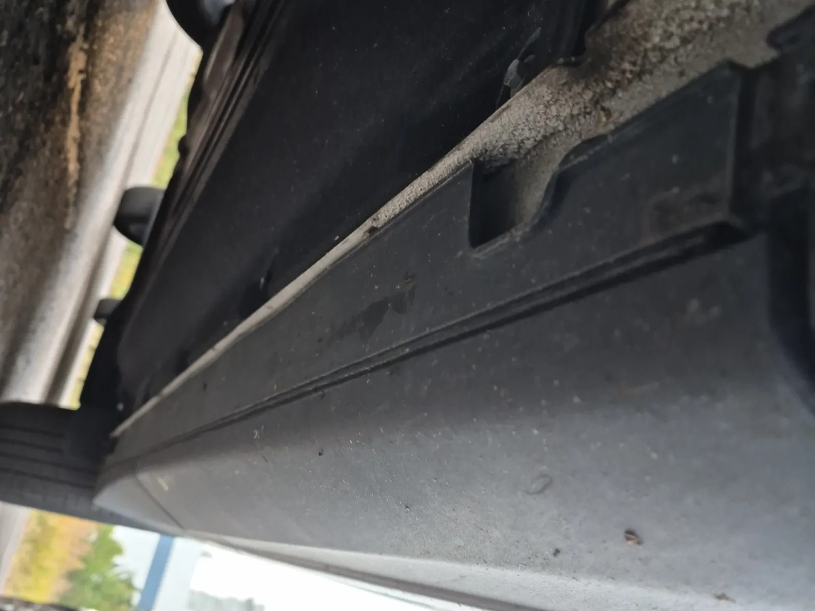 Undercarriage - Driver Photo