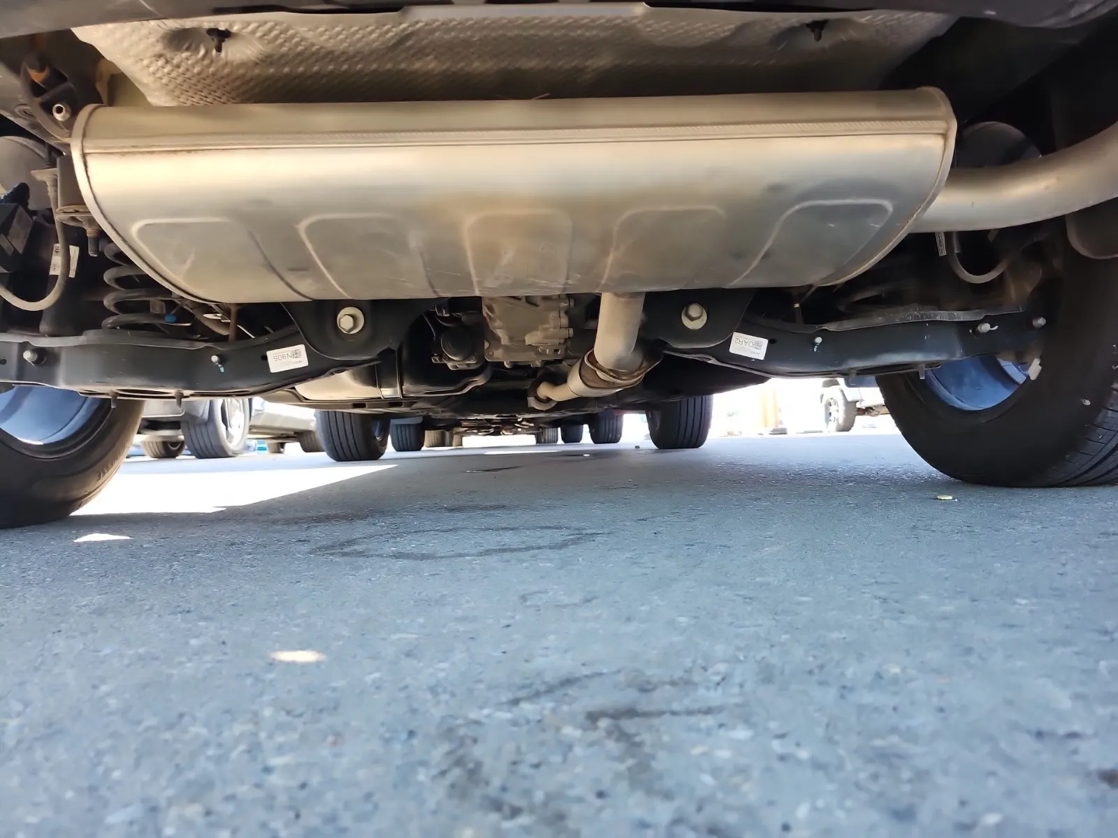 Undercarriage - Rear Photo