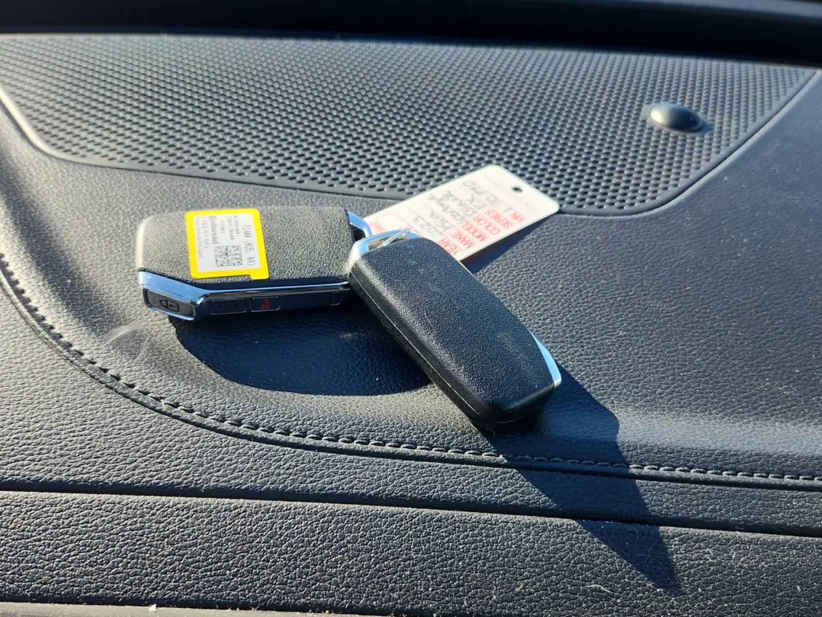 Keys/Fobs/Manual Photo