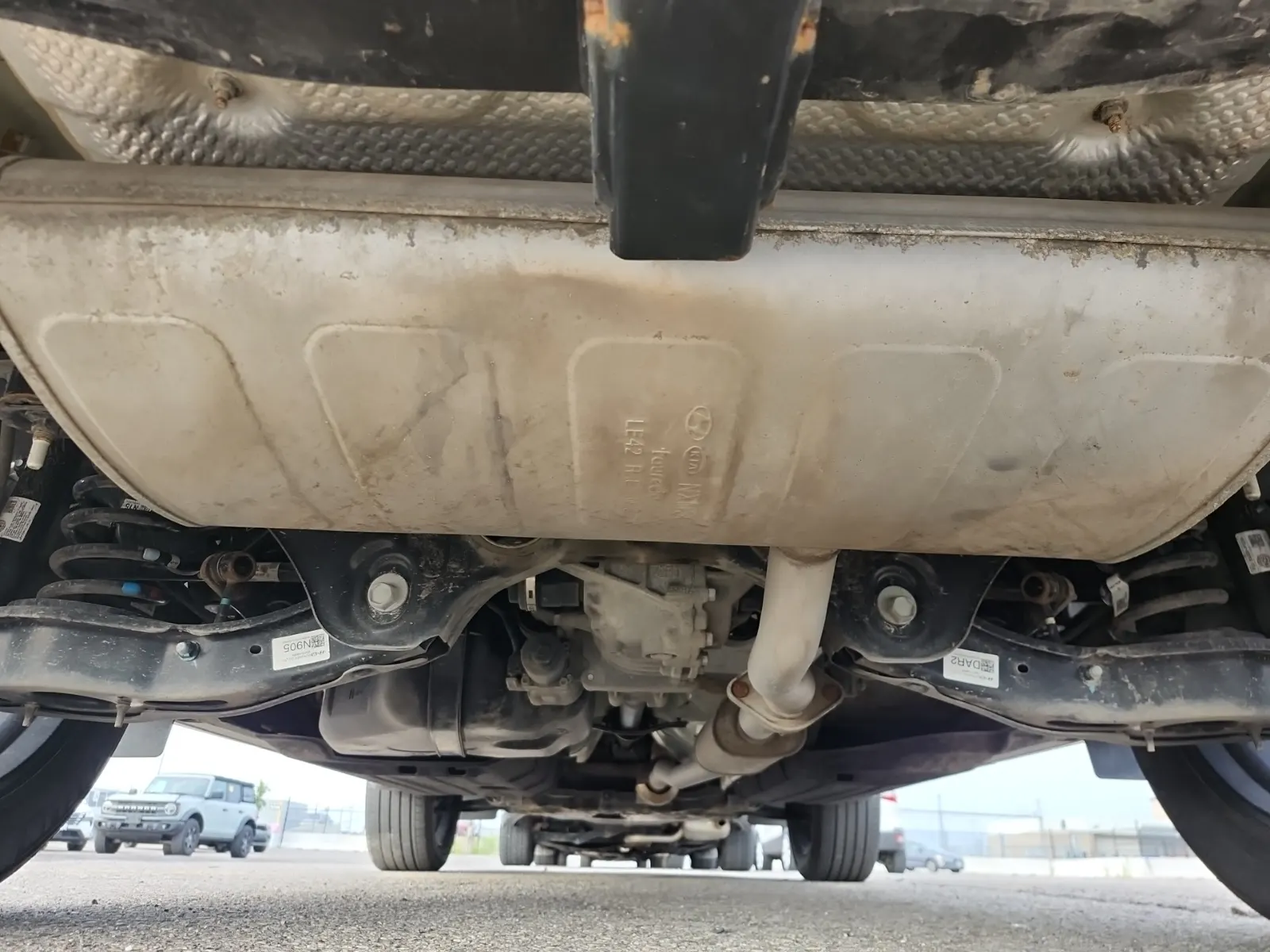 Undercarriage - Rear Photo