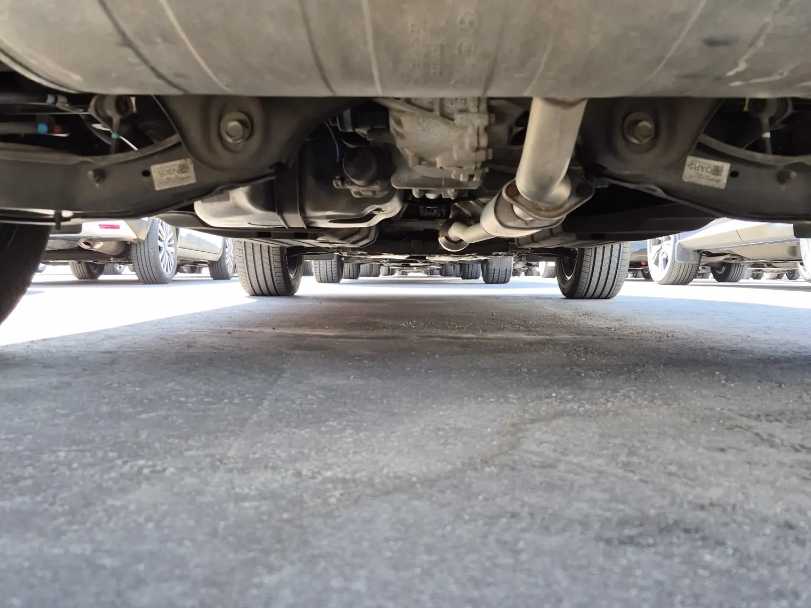 Undercarriage - Rear Photo