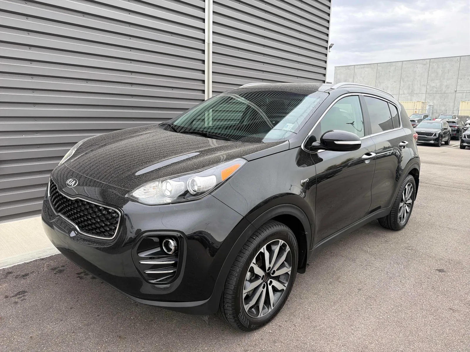 3/4 Front (Main image)