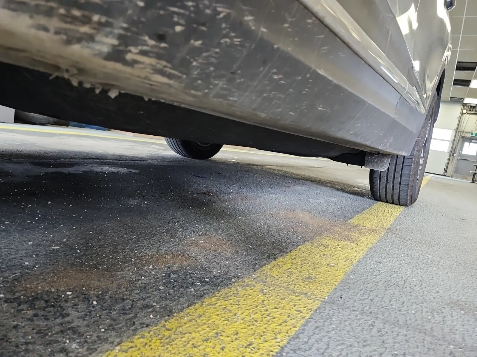 Undercarriage - Driver Photo