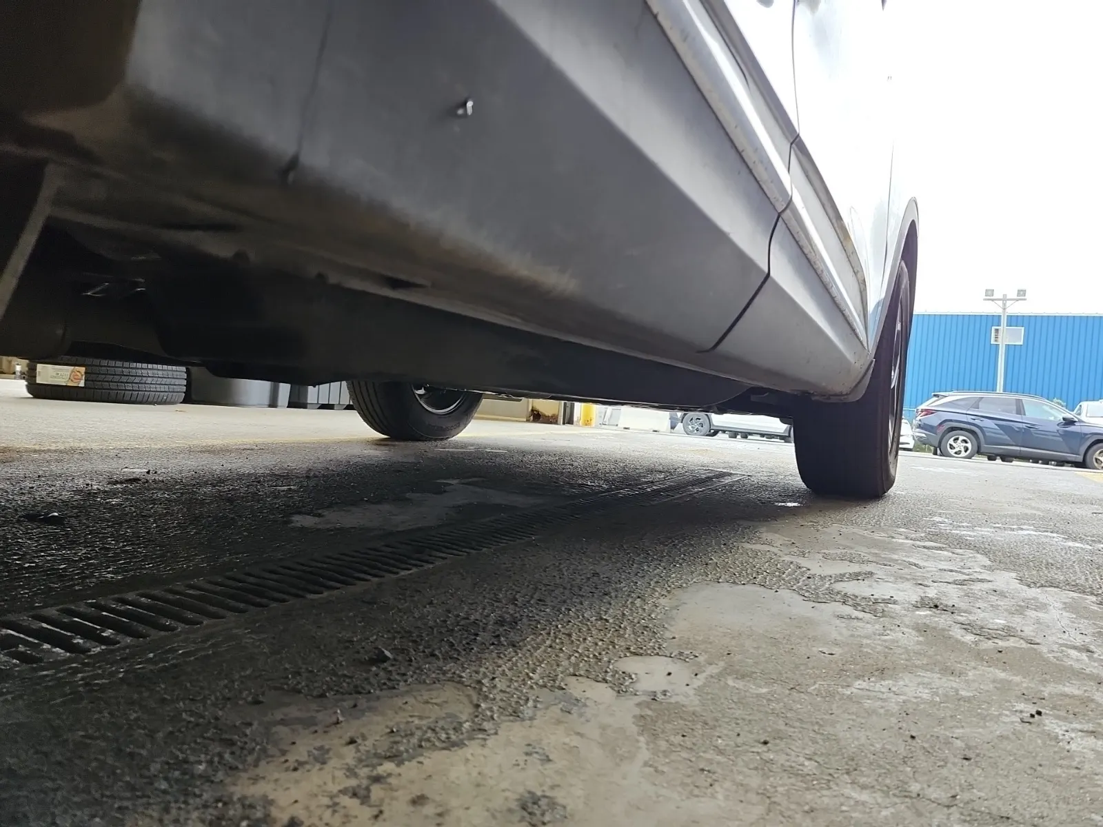 Undercarriage - Passenger Photo