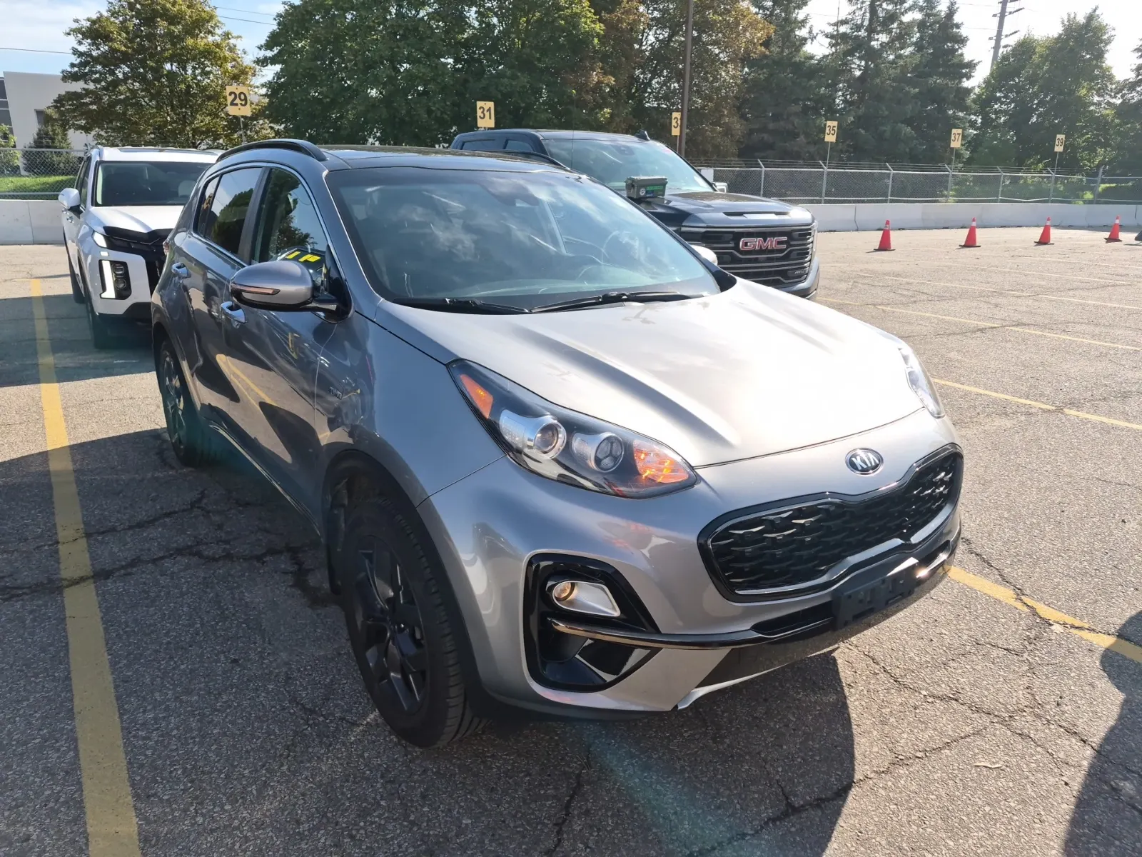3/4 Front (Main image)