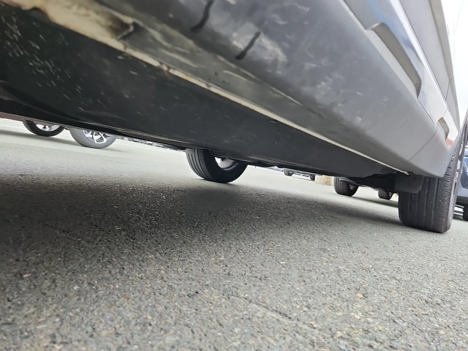 Undercarriage - Driver Photo