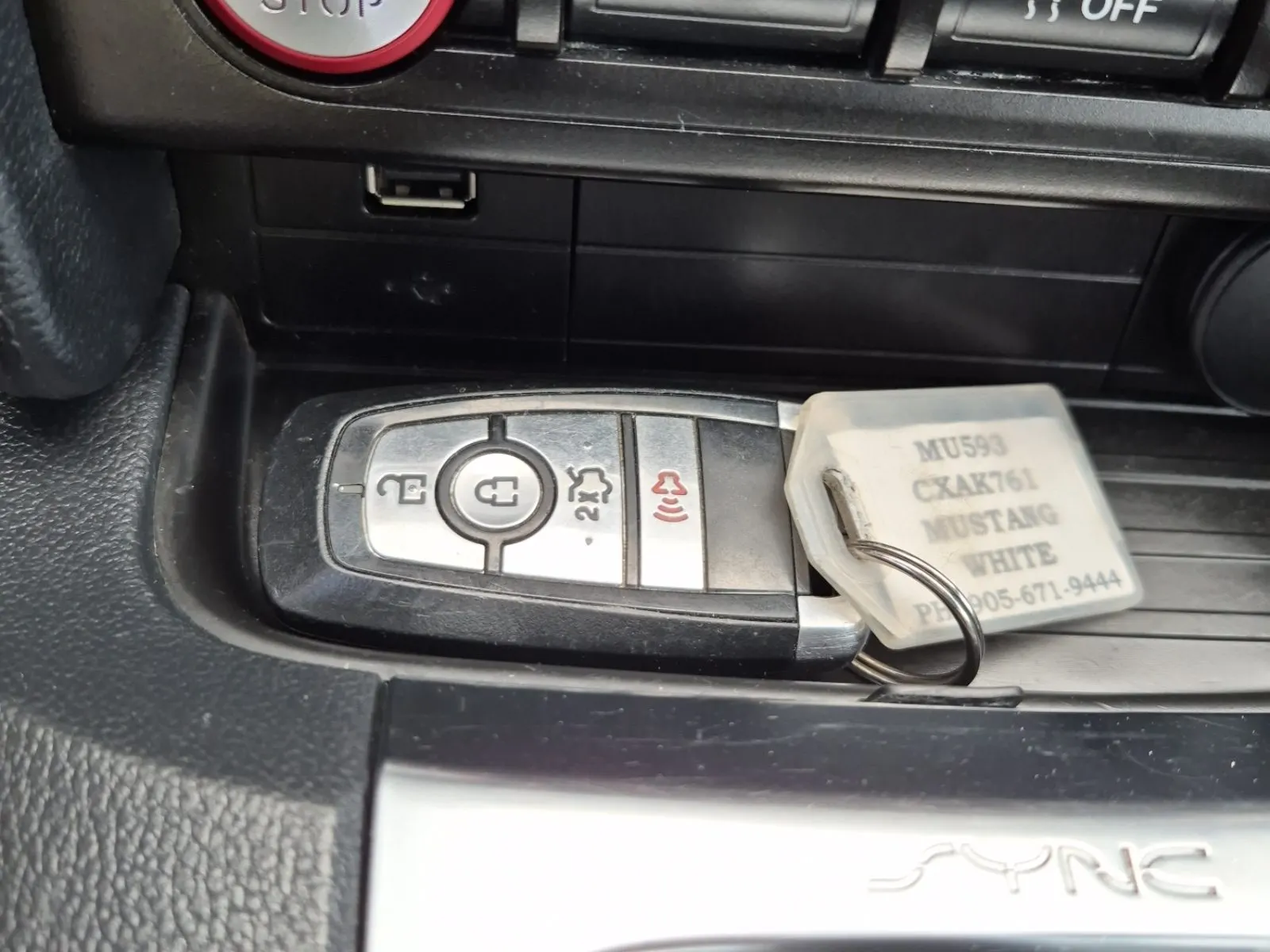 Keys/Fobs/Manual Photo