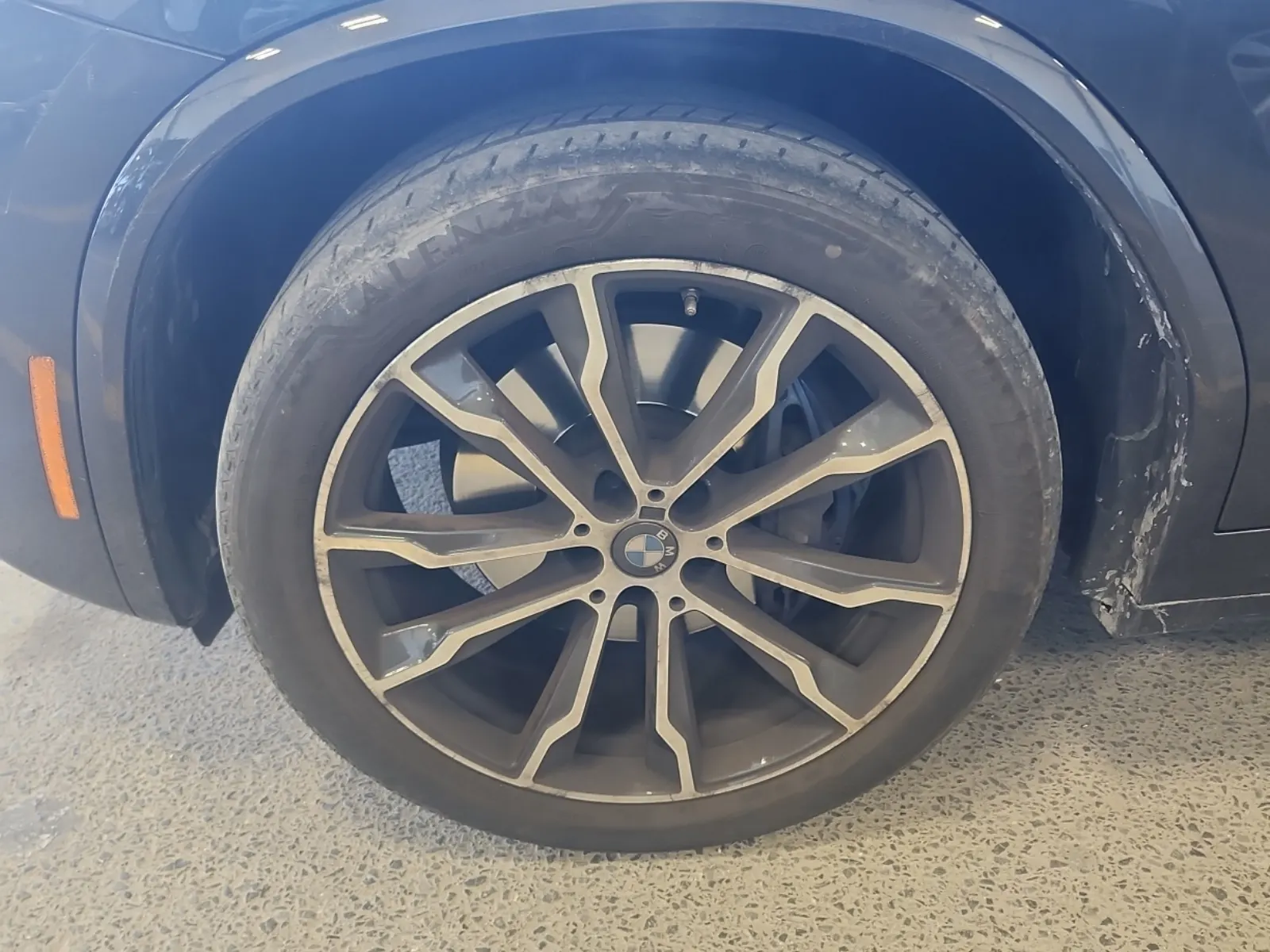 Front driver wheel/tire photo