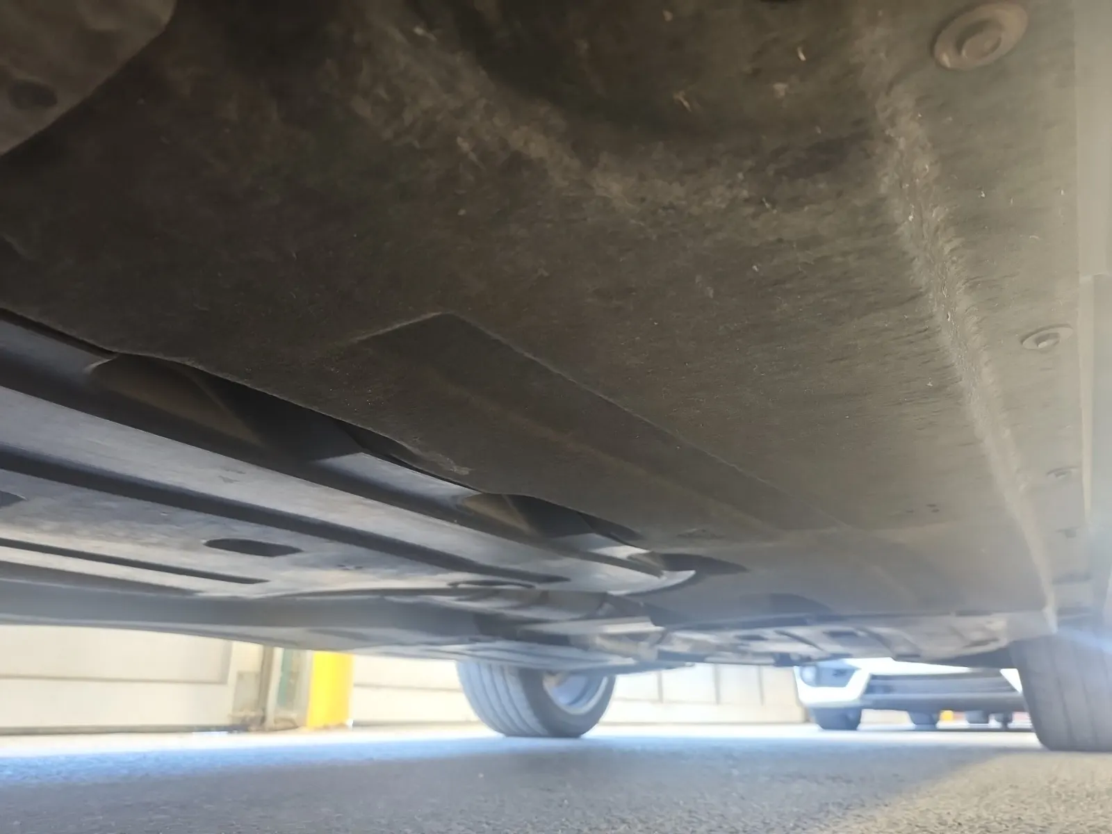 Undercarriage - Driver Photo