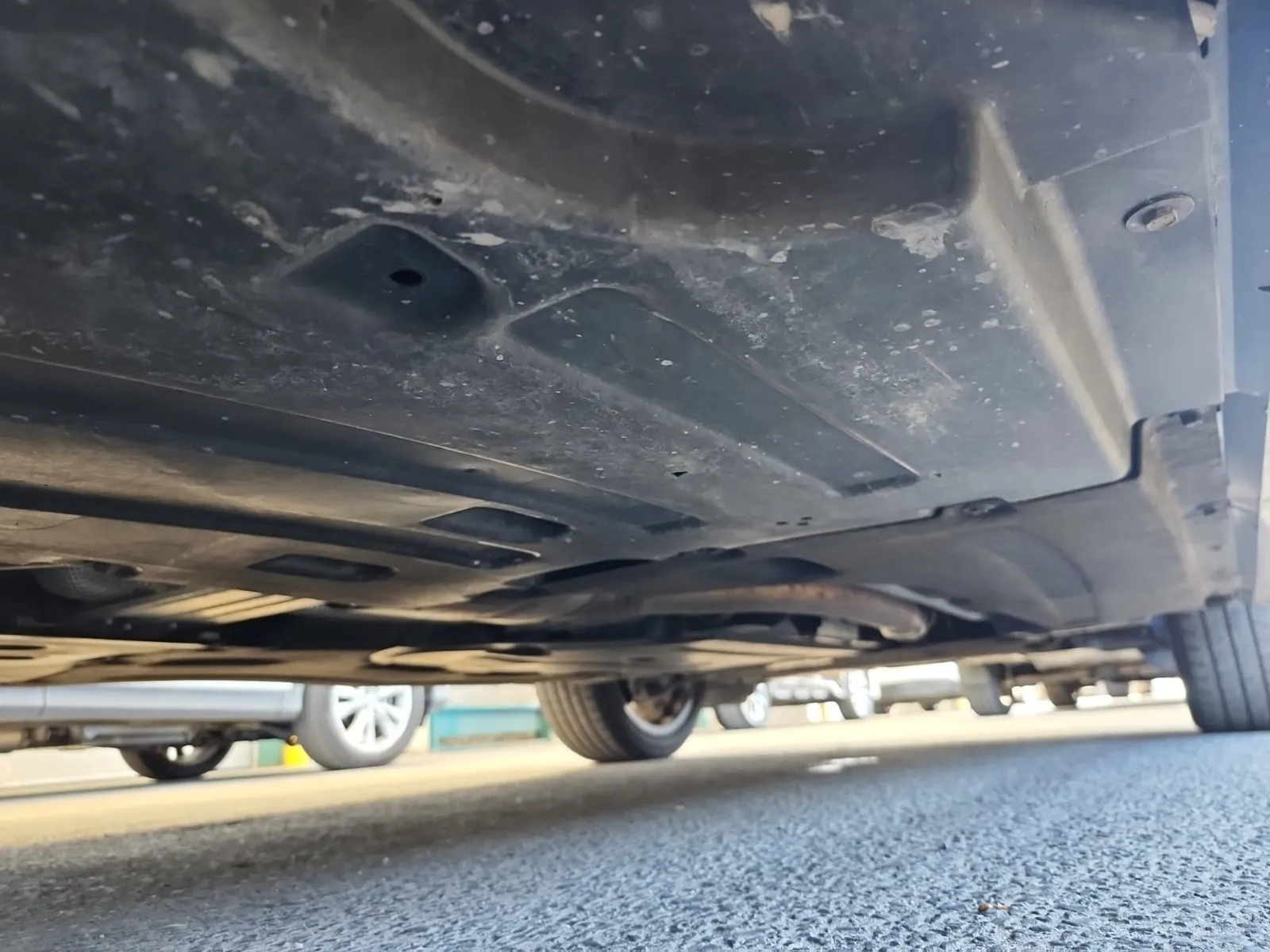 Undercarriage - Passenger Photo