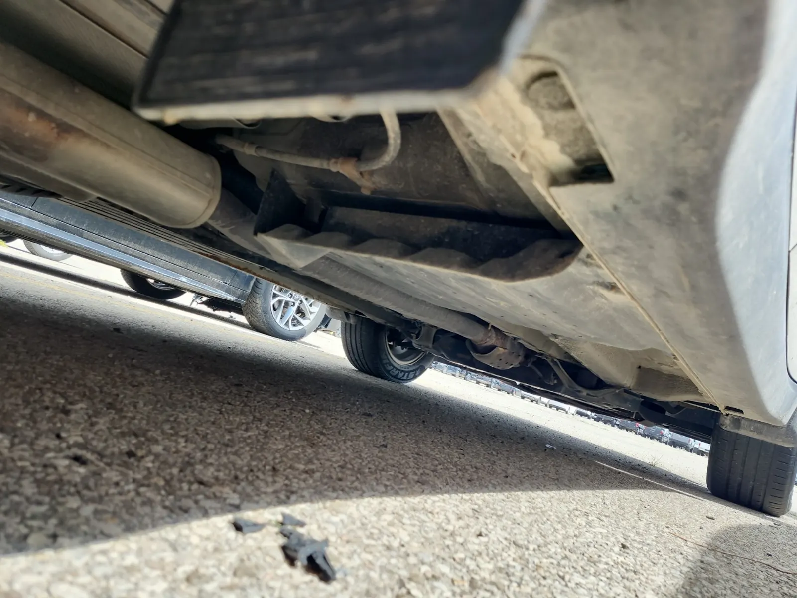 Undercarriage - Passenger Photo