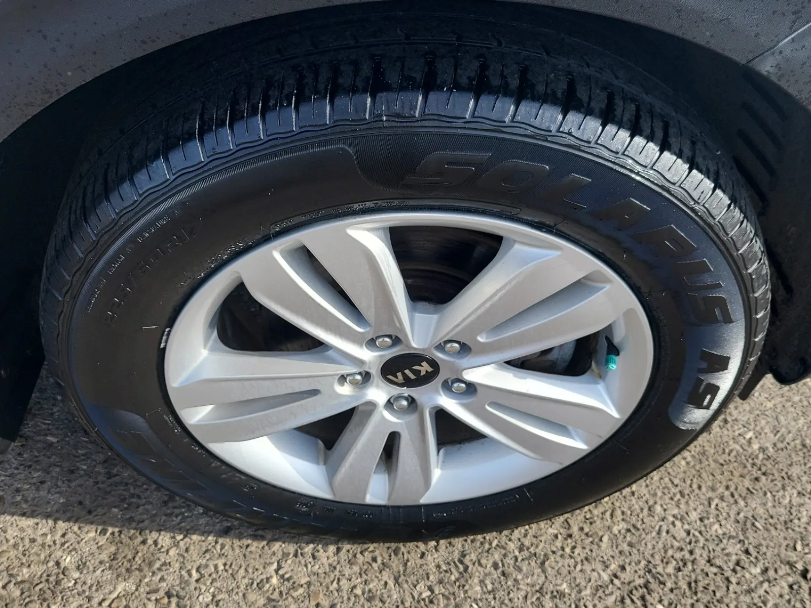 Right Front Wheel/Tire Photo