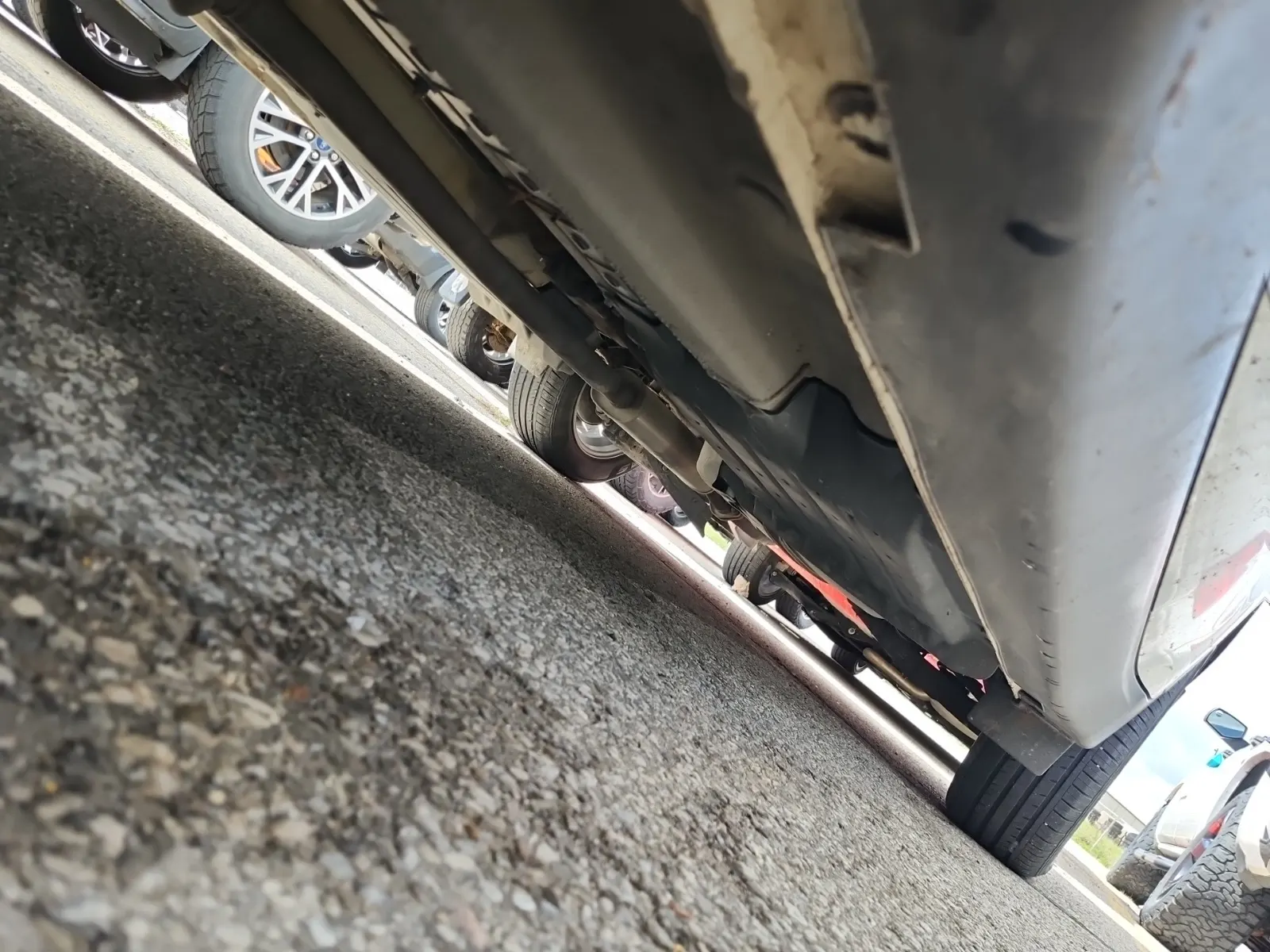 Undercarriage - Driver Photo
