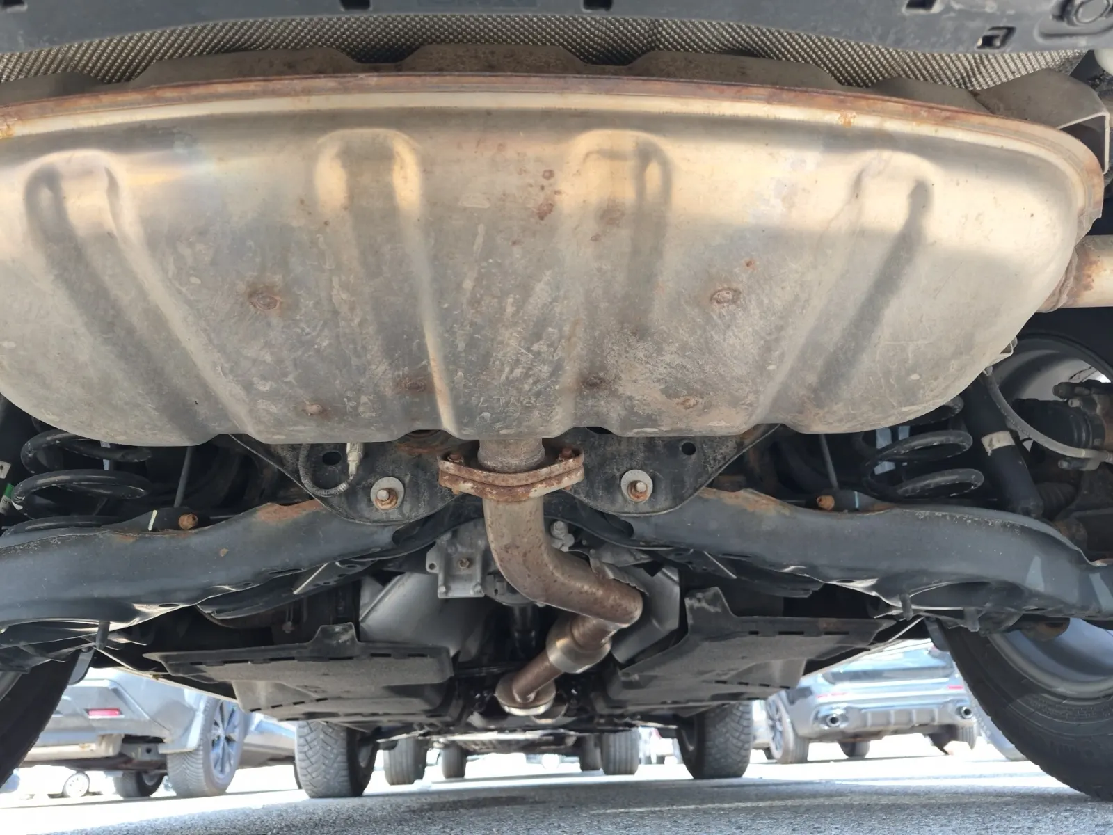 Undercarriage - Rear Photo