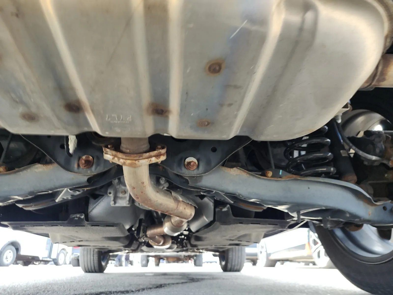 Undercarriage - Rear Photo