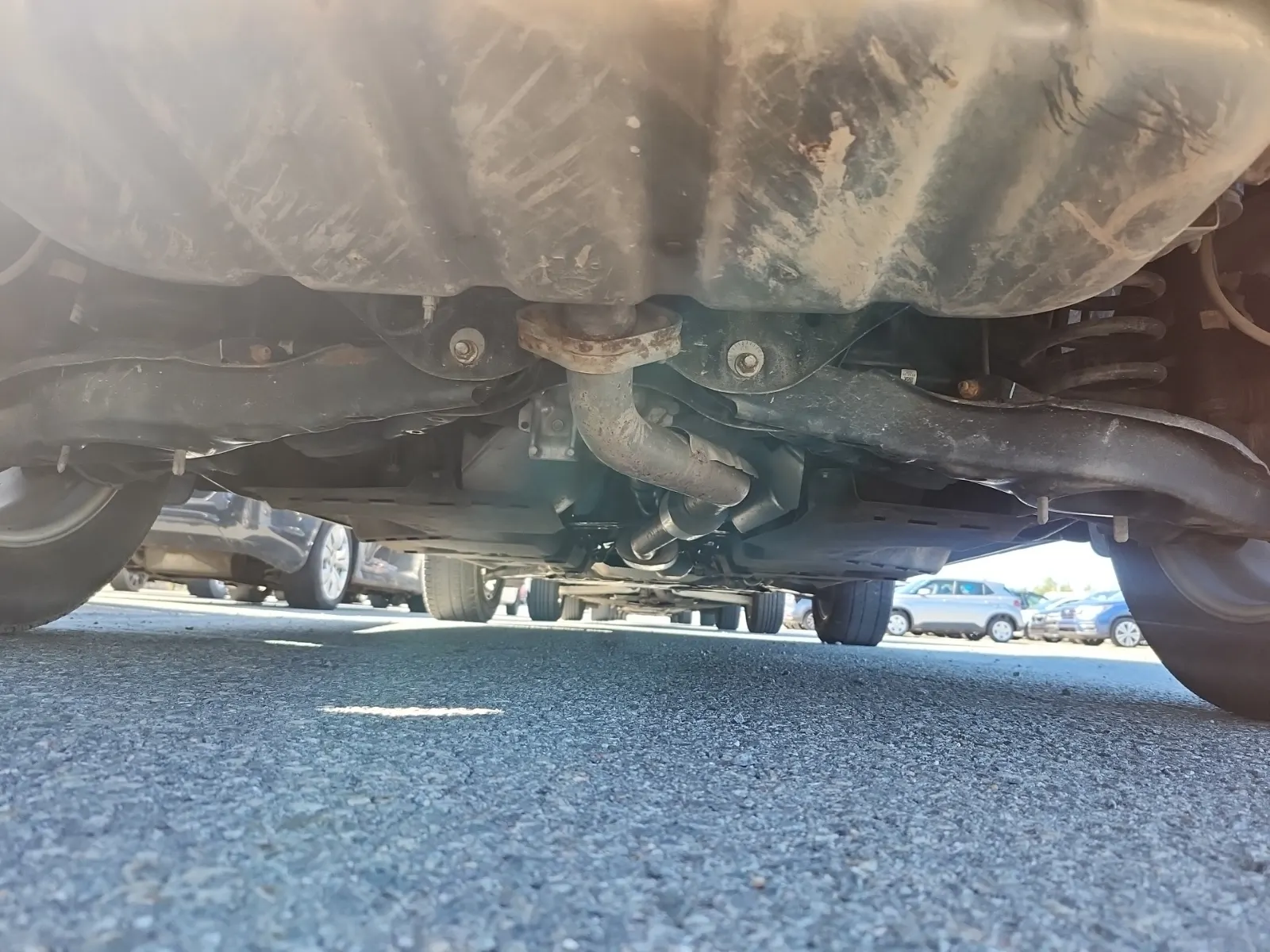 Undercarriage - Rear Photo