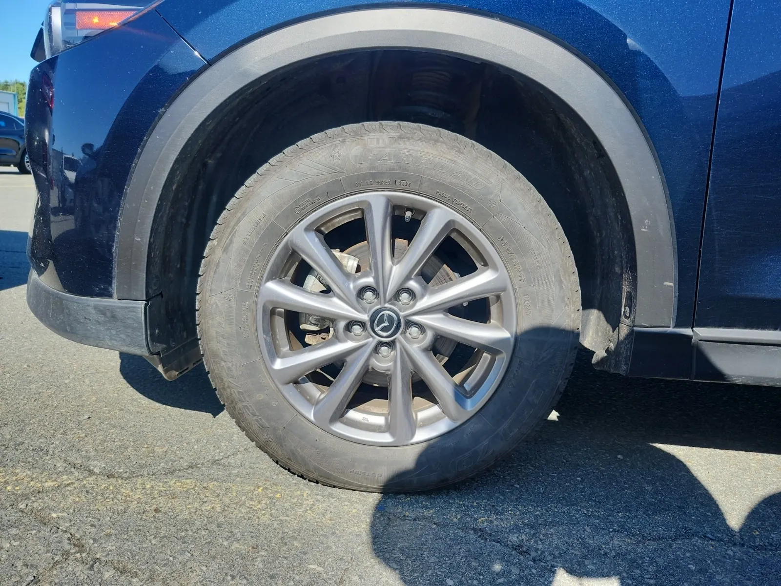 Front driver wheel/tire photo