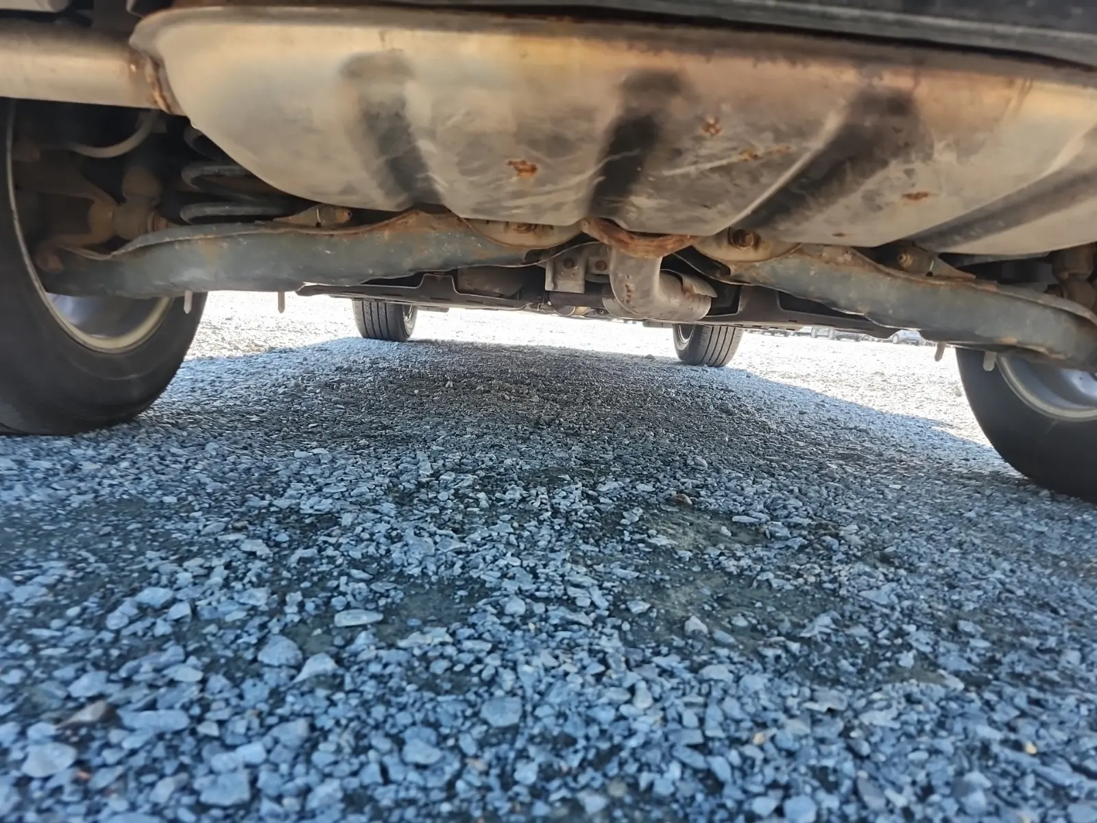 Undercarriage - Rear Photo